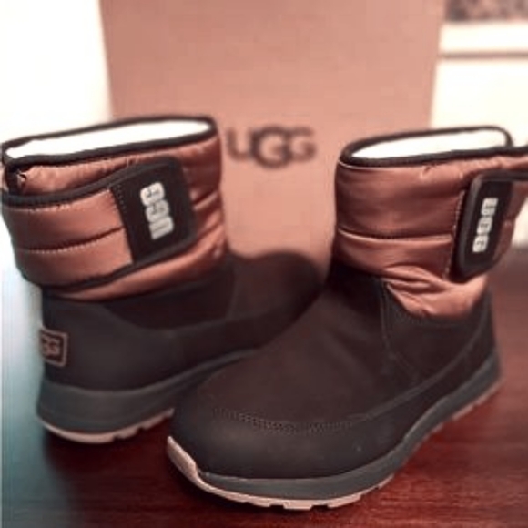 UGGS AUSTRALIA TOTY WINTER BOOTS - Picture 4 of 7